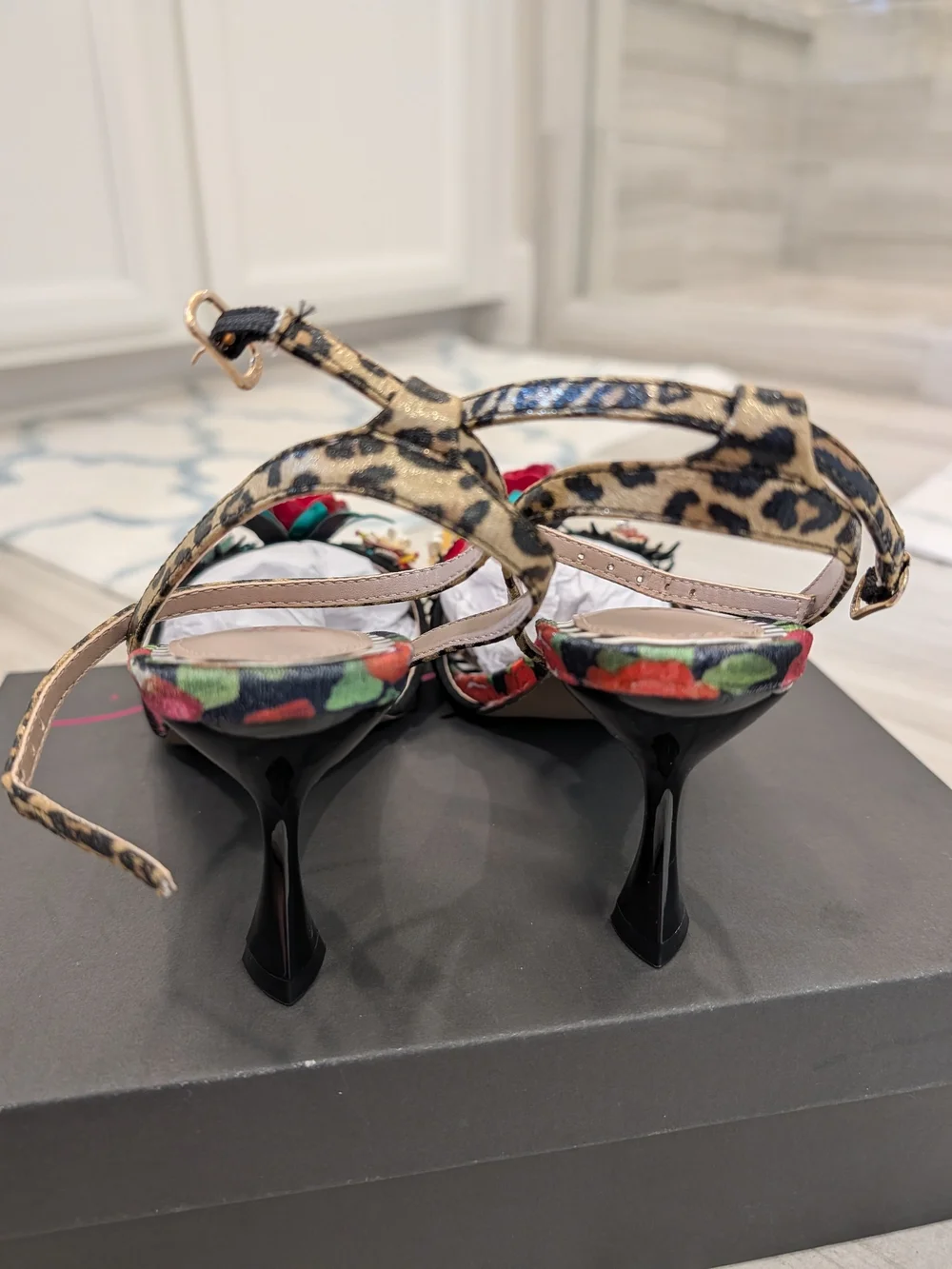 Betsey Johnson Fergie Black Rose Multi Ankle-Strap Sandals - Red Floral. 8.5 NWT - Picture 4 of 5
